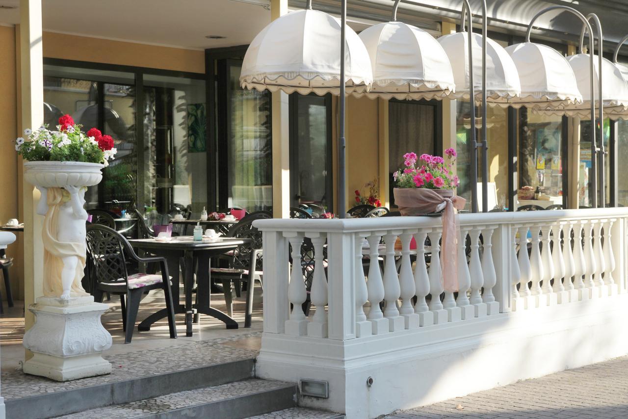 Hotel La Nidiola Riccione Exteriör bild